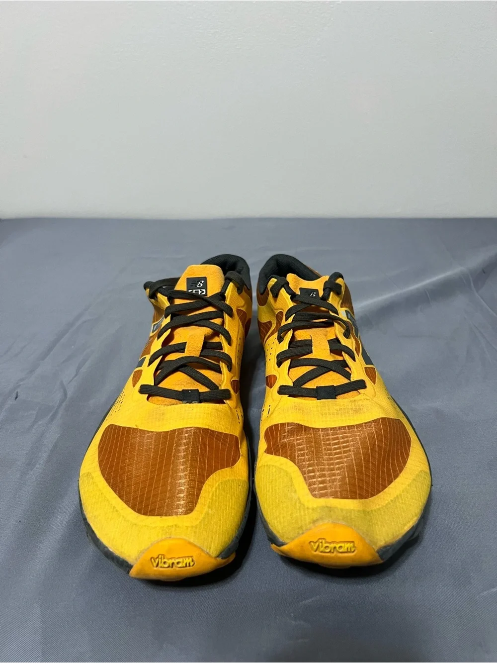 New Balance Minimus Shoes Mens Size 9 Orange Vibram Trail Sneaker MT00CO